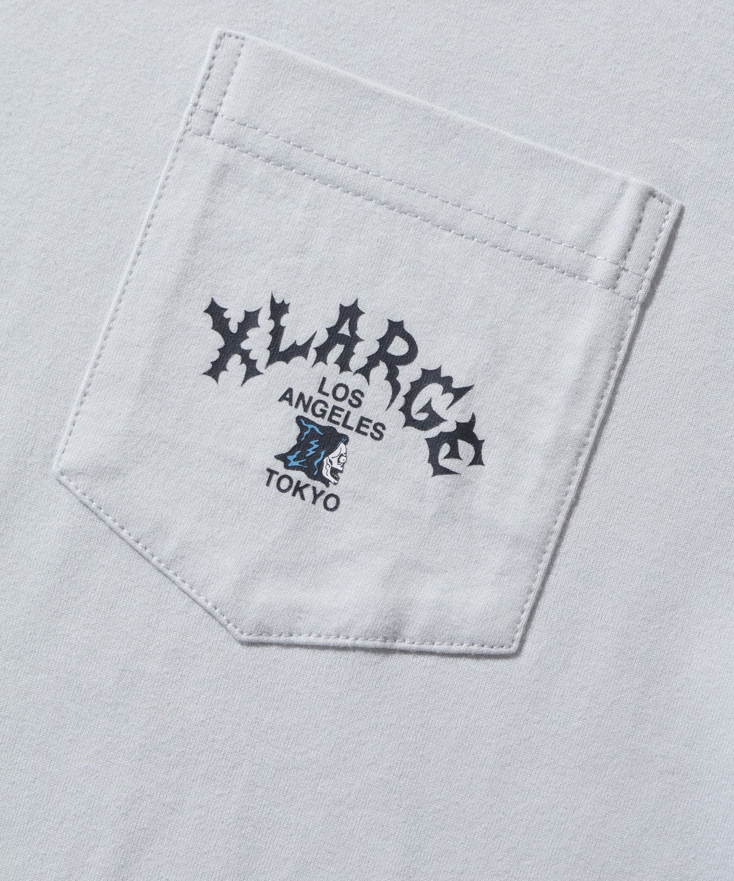 เสื้อยืดแขนสั้น XLARGE รุ่น HANG OUT S/S POCKET TEE