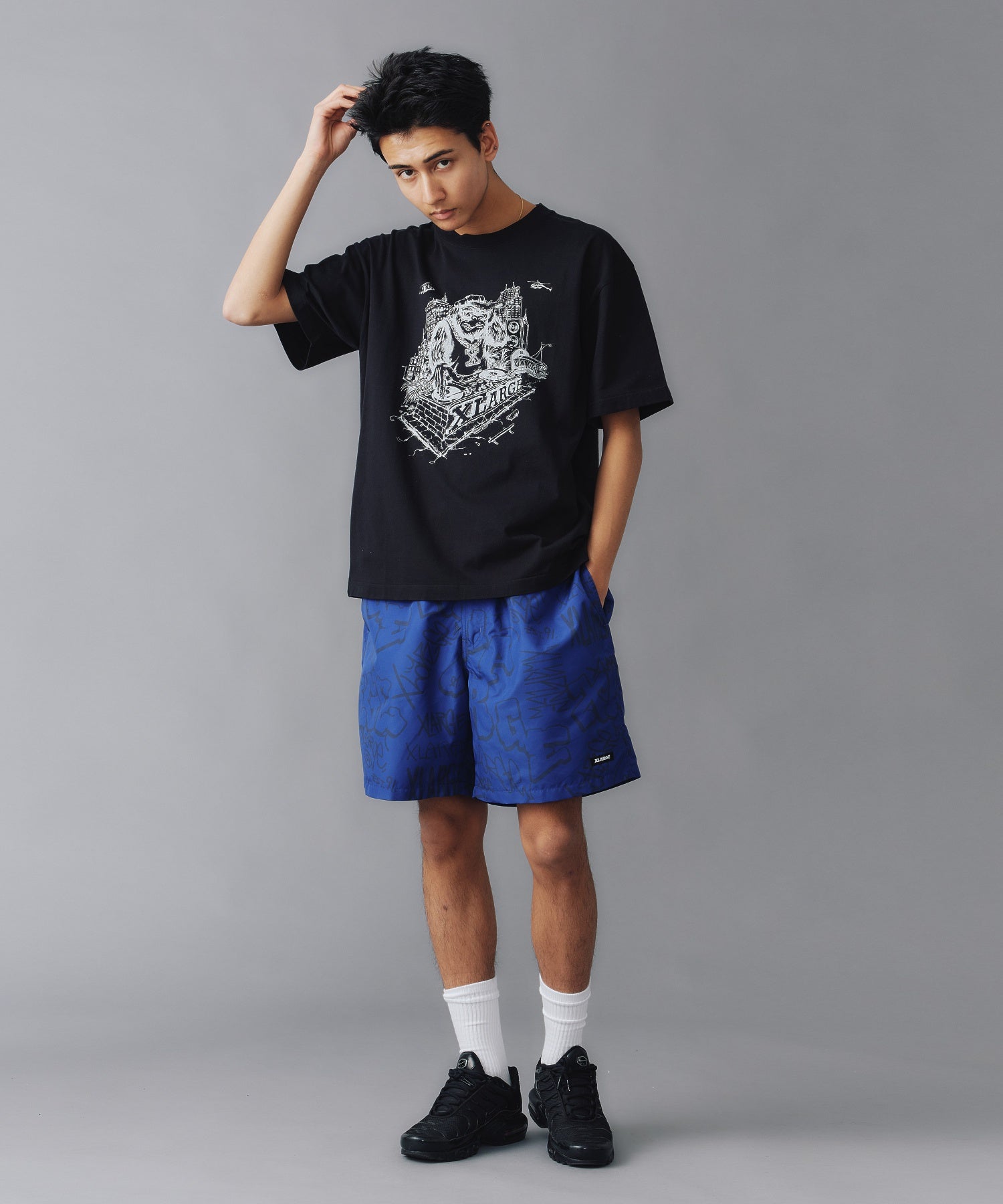 เสื้อยืดแขนสั้น XLARGE รุ่น ON THE SET S/S TEE