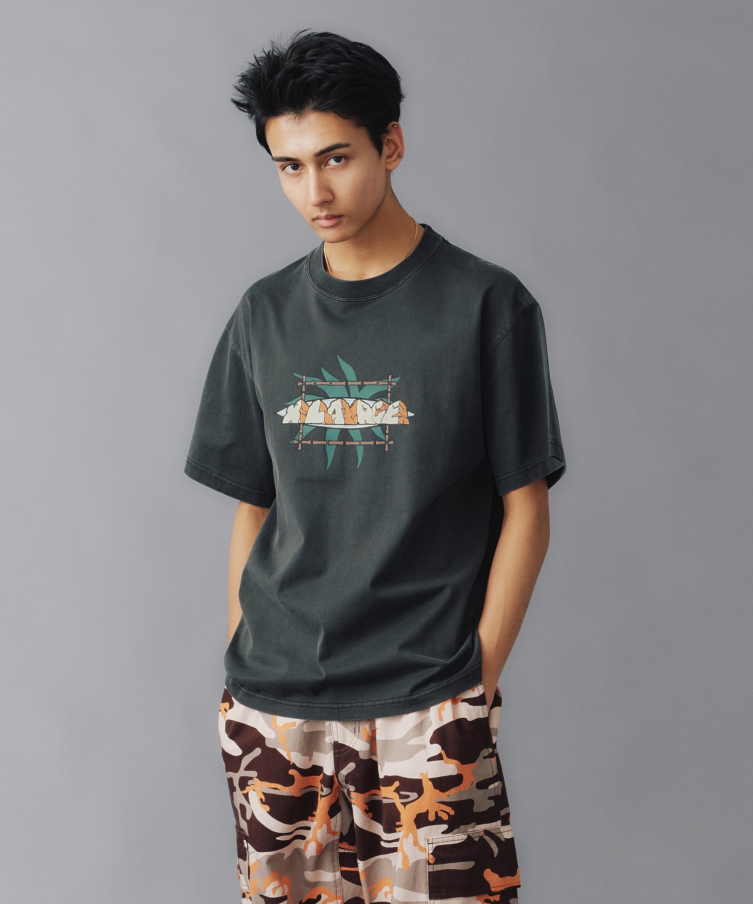 เสื้อยืดแขนสั้น XLARGE รุ่น PIGMENT DYED STONE MONUMENT S/S TEE