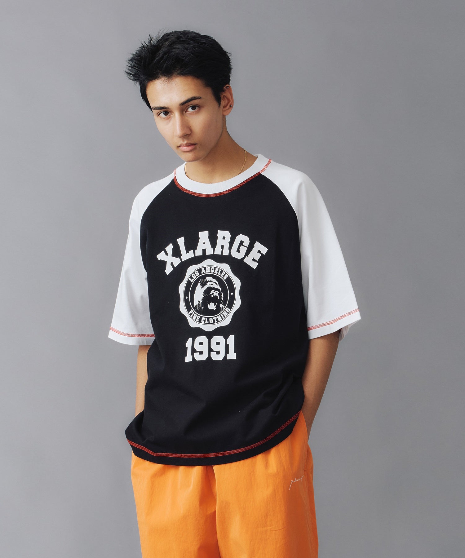 เสื้อยืดแขนสั้น XLARGE รุ่น COLOR SCHEME STITCH RAGLAN S/S TEE