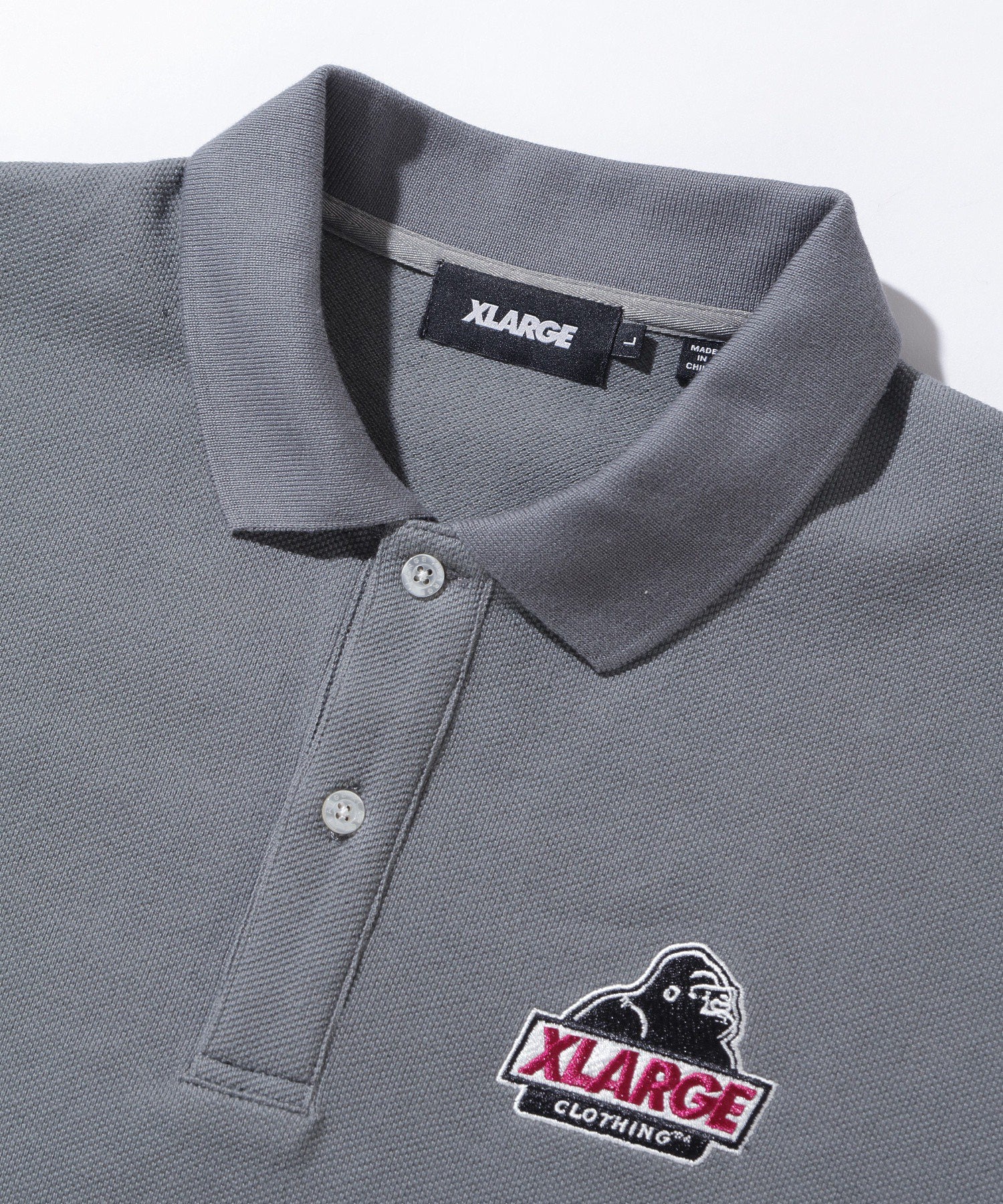 เสื้อโปโล XLARGE รุ่น SLANTED OG POLO SHIRT