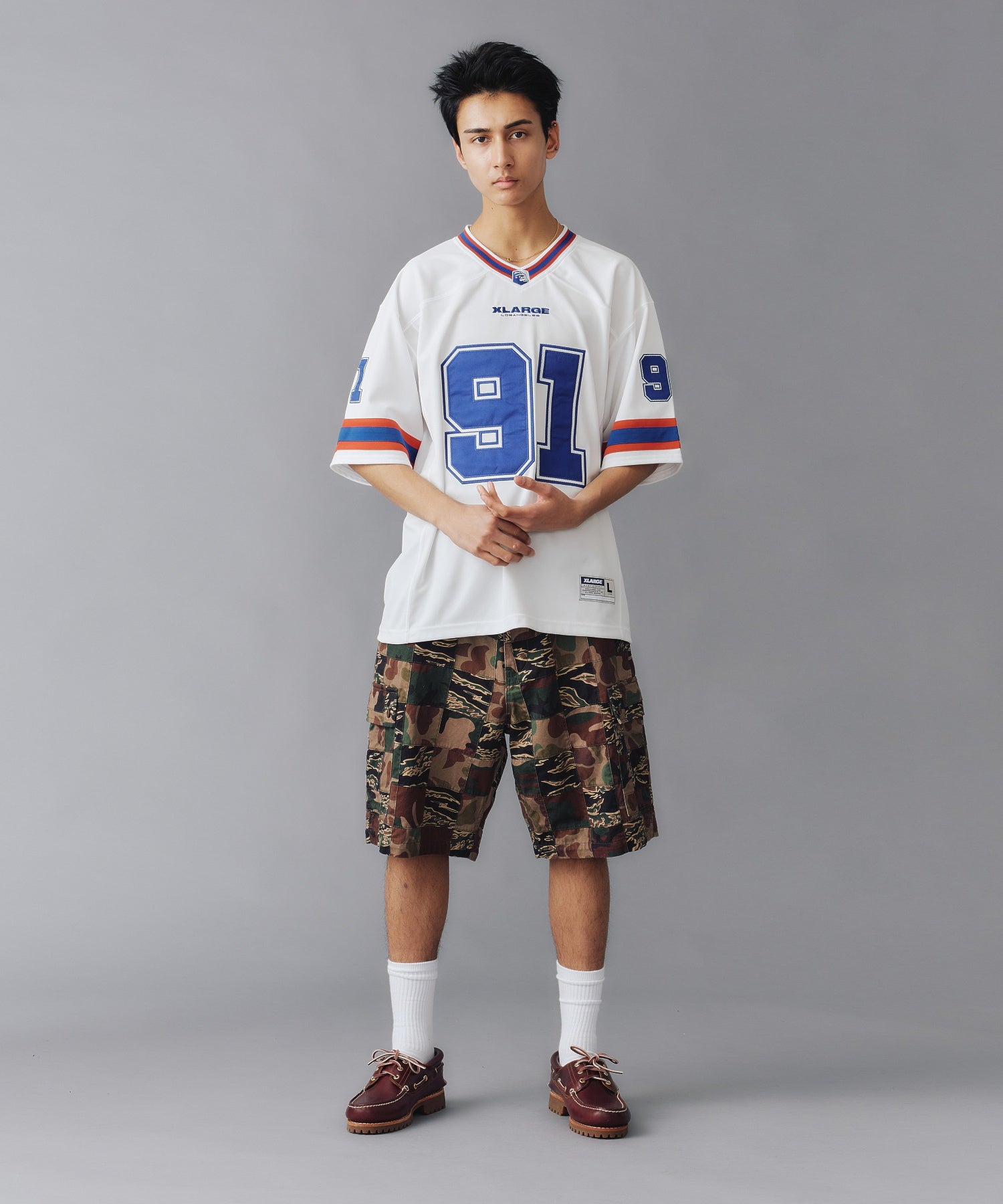 เสื้อยืดแขนสั้น XLARGE รุ่น PANELED FOOTBALL JERSEY