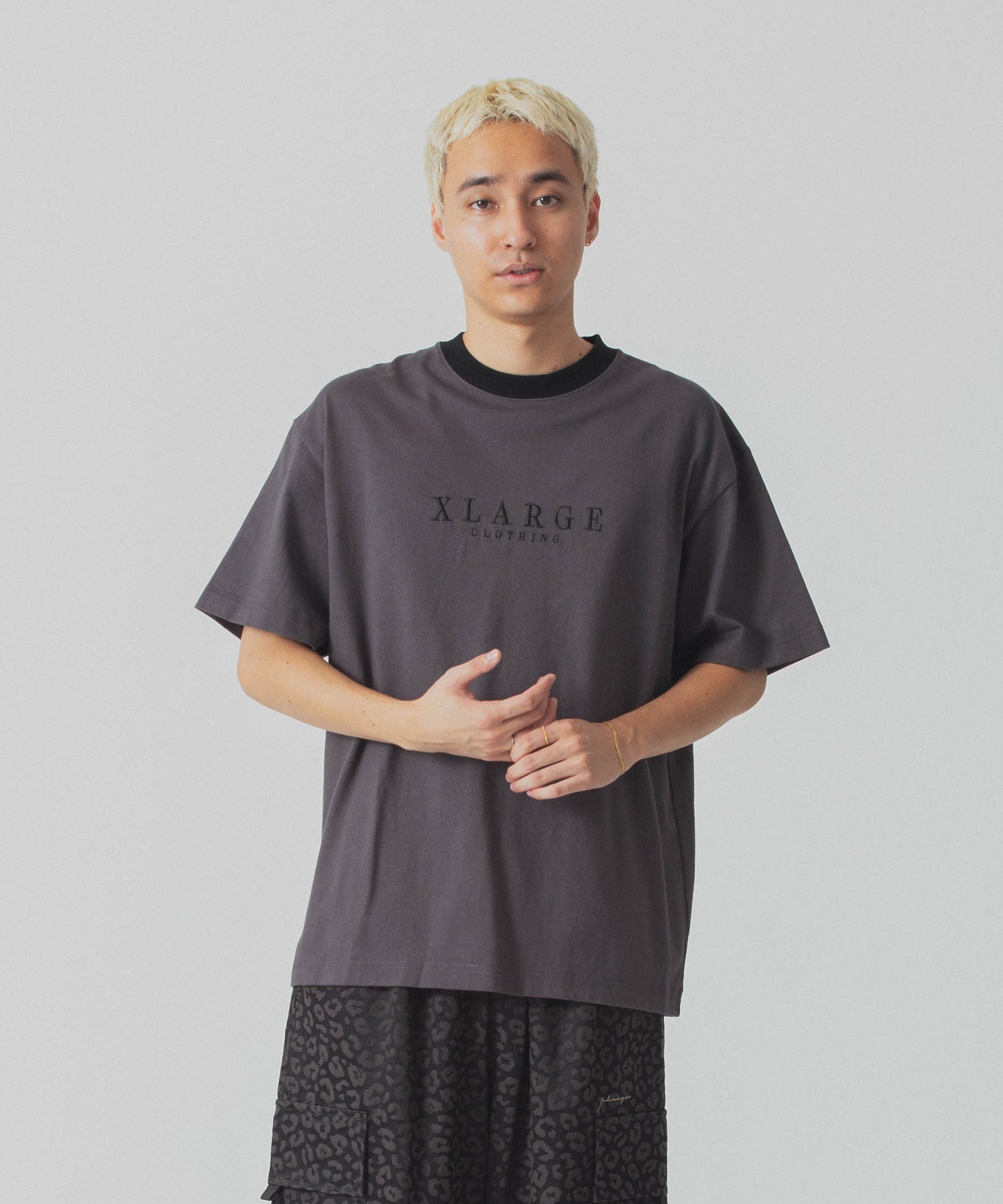 เสื้อยืดแขนสั้น XLARGE รุ่น Heavyweight Ringer S/S Tee