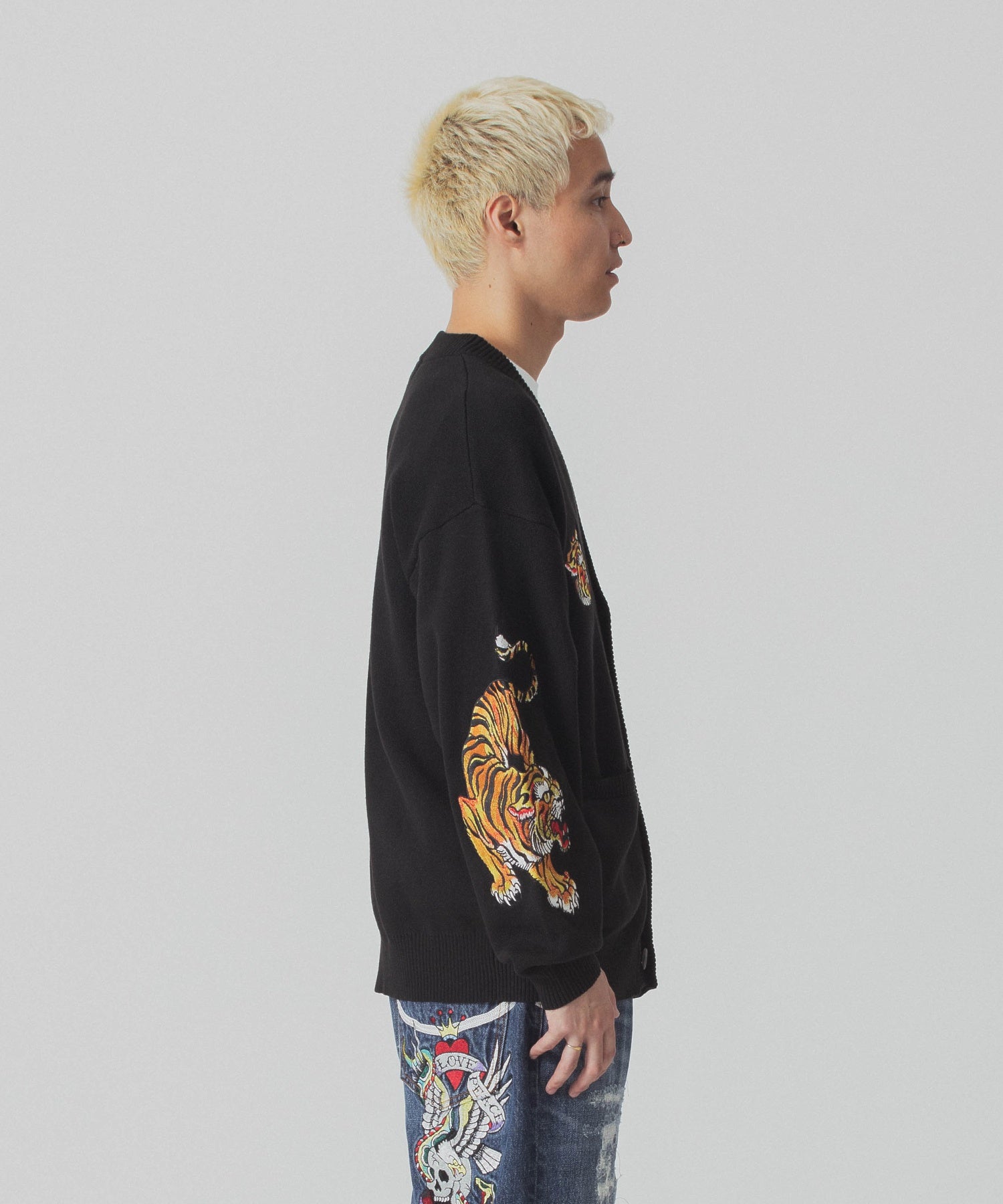 เสื้อคาร์ดิแกน XLARGE รุ่น XLARGE x Ed Hardy Knit Cardigan