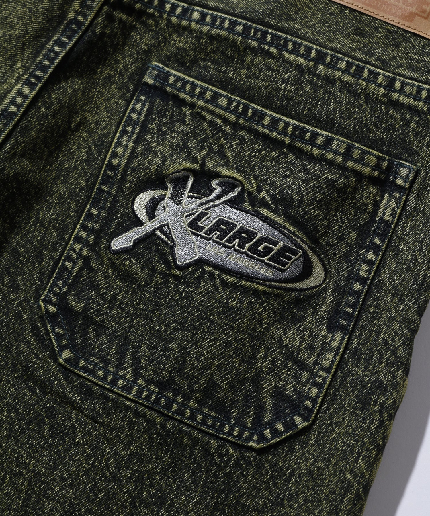 กางเกงยีนส์ผ้าเดนิม XLARGE รุ่น Overdyed Denim Pants