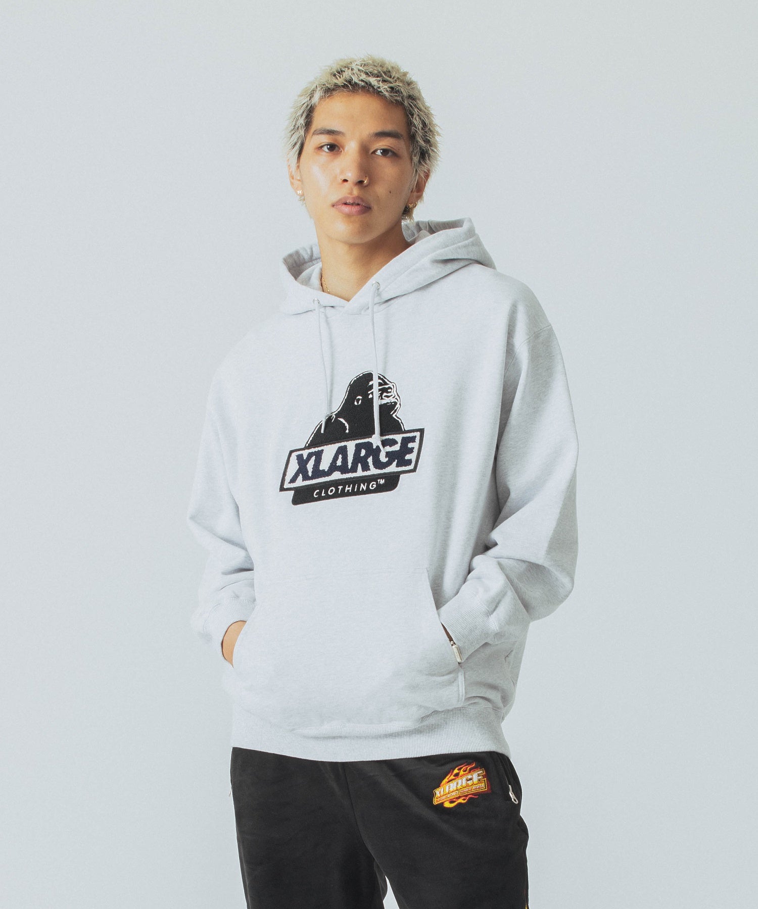 เสื้อฮู้ด XLARGE รุ่น Slanted OG Hooded Sweatshirt