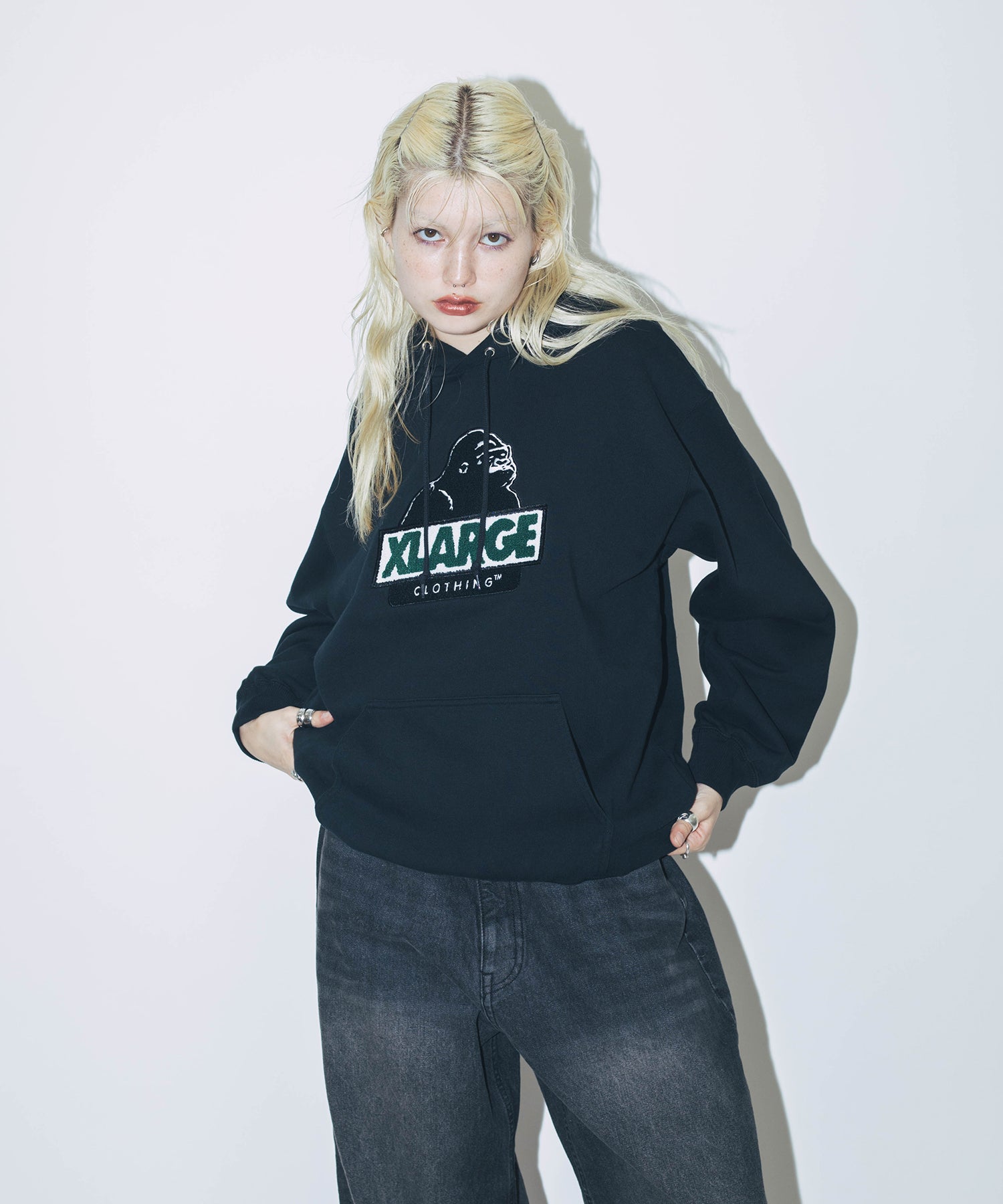 เสื้อฮู้ด XLARGE รุ่น Slanted OG Hooded Sweatshirt