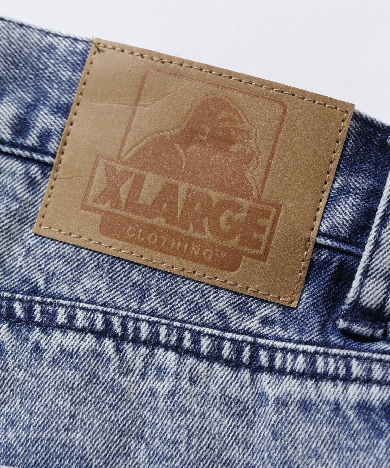 กางเกงยีนส์ผ้าเดนิม XLARGE รุ่น Chemical Wide Denim Pants