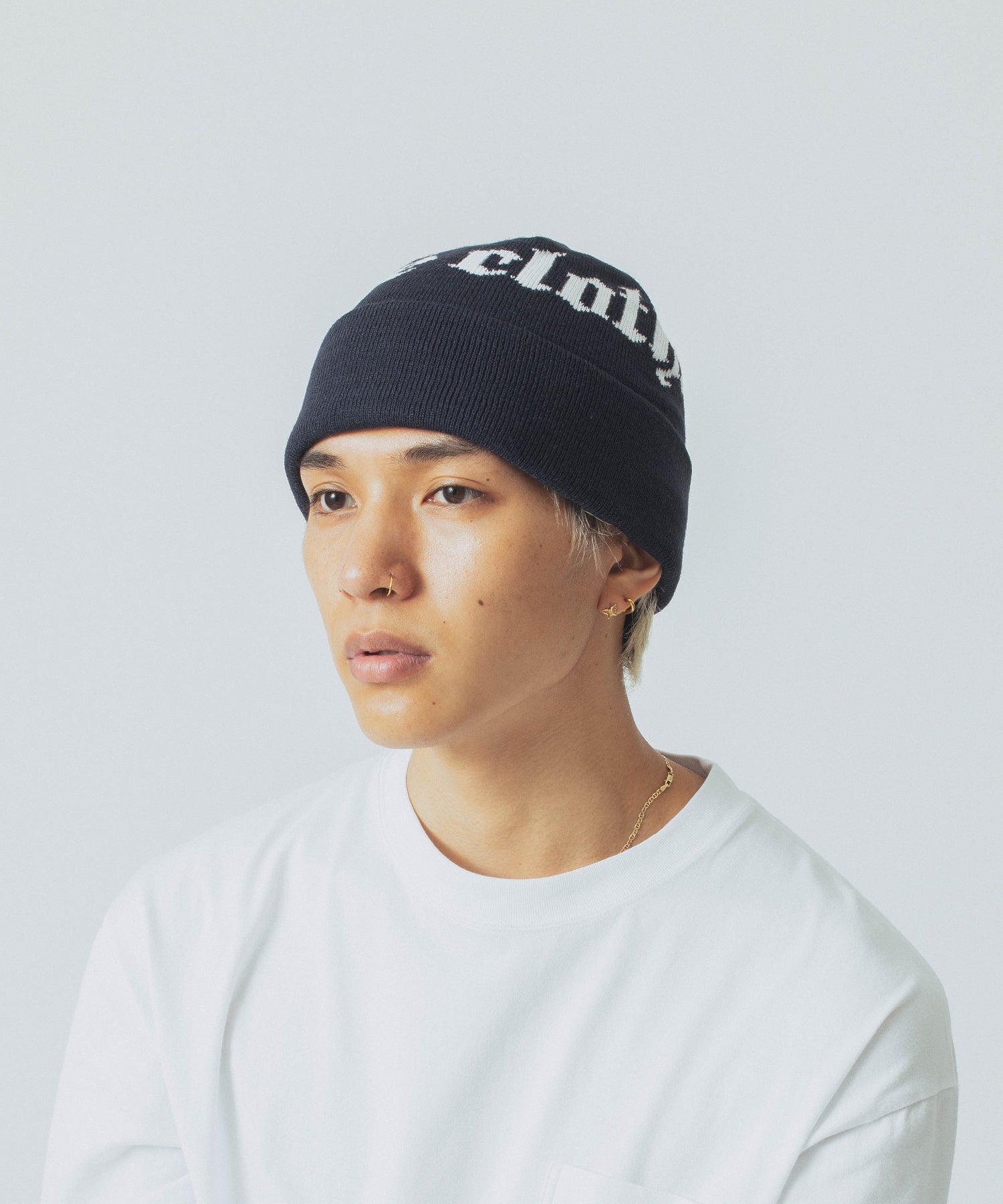 หมวก XLARGE รุ่น Old English Logo Cuff Beanie