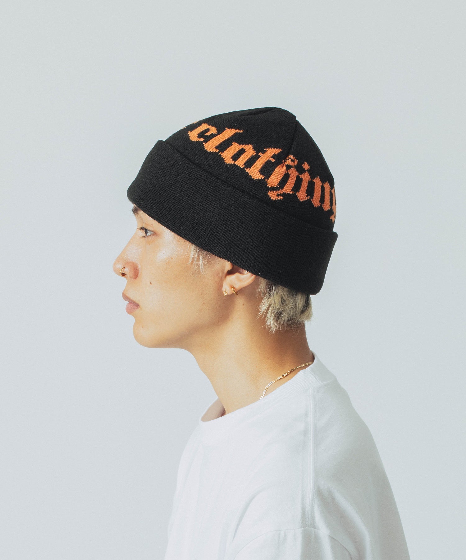 หมวก XLARGE รุ่น Old English Logo Cuff Beanie