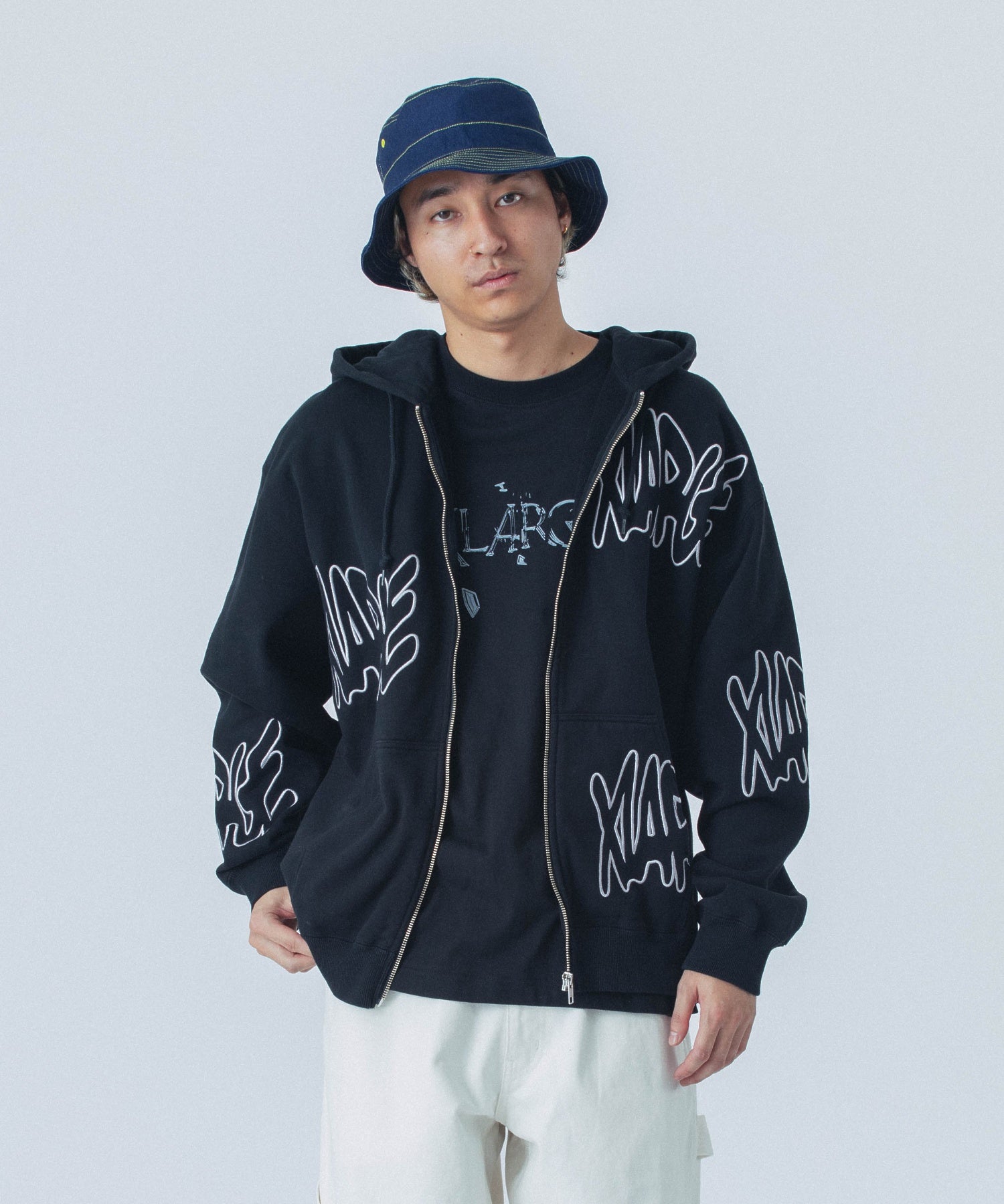 เสื้อฮู้ด XLARGE รุ่น Allover Logo Zip Hooded Sweatshirt