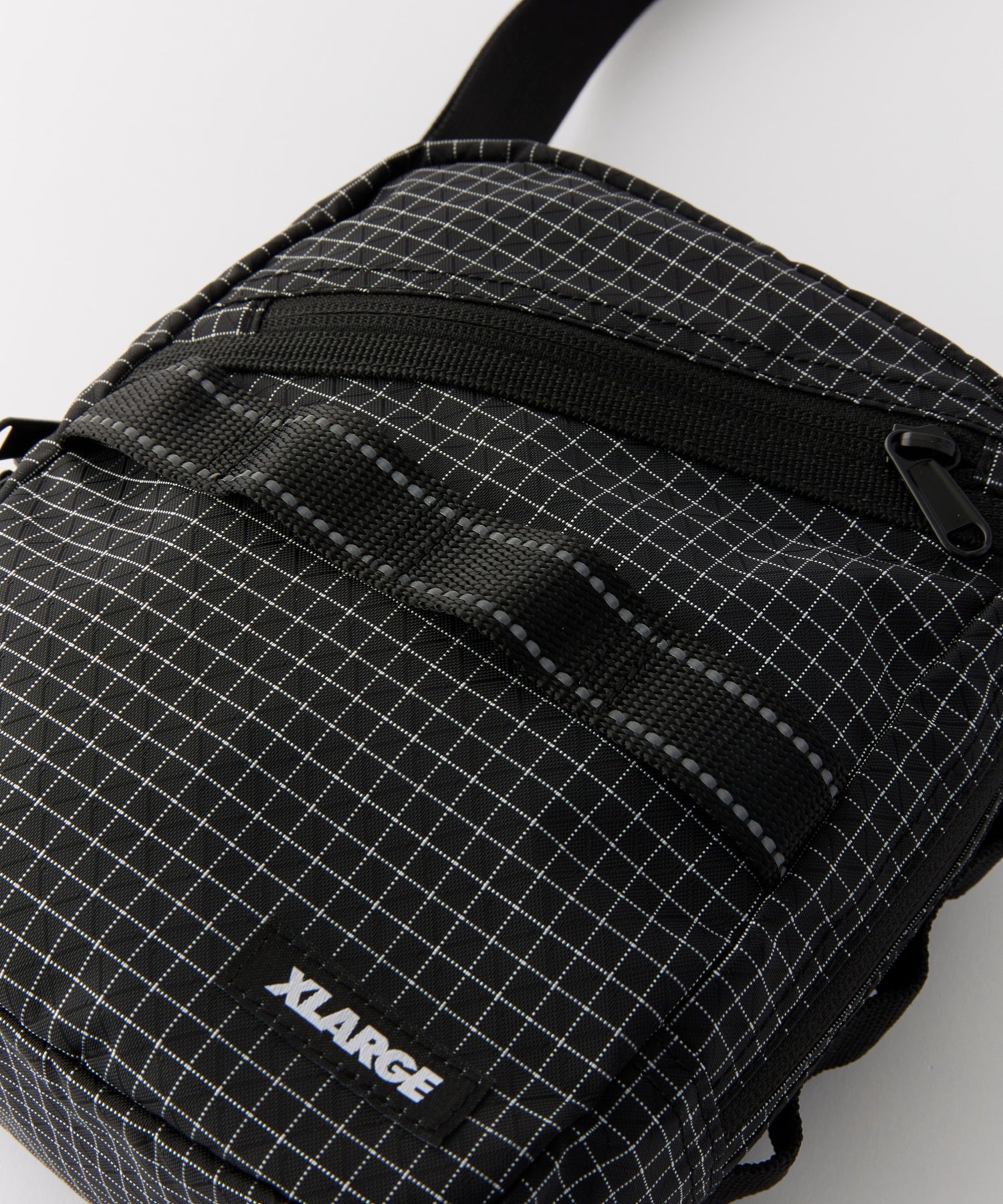 กระเป๋า XLARGE รุ่น  Ripstop Square Shoulder Bag